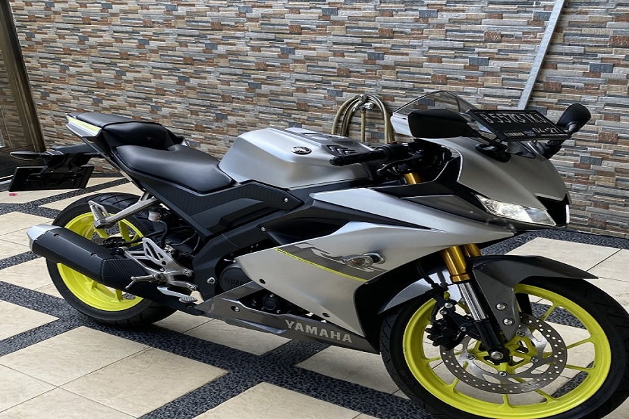 Sebelum Membeli Motor Sport Yamaha R15, Simak Apa Saja Kelebihan dan&nbsp;Kekurangannya?
