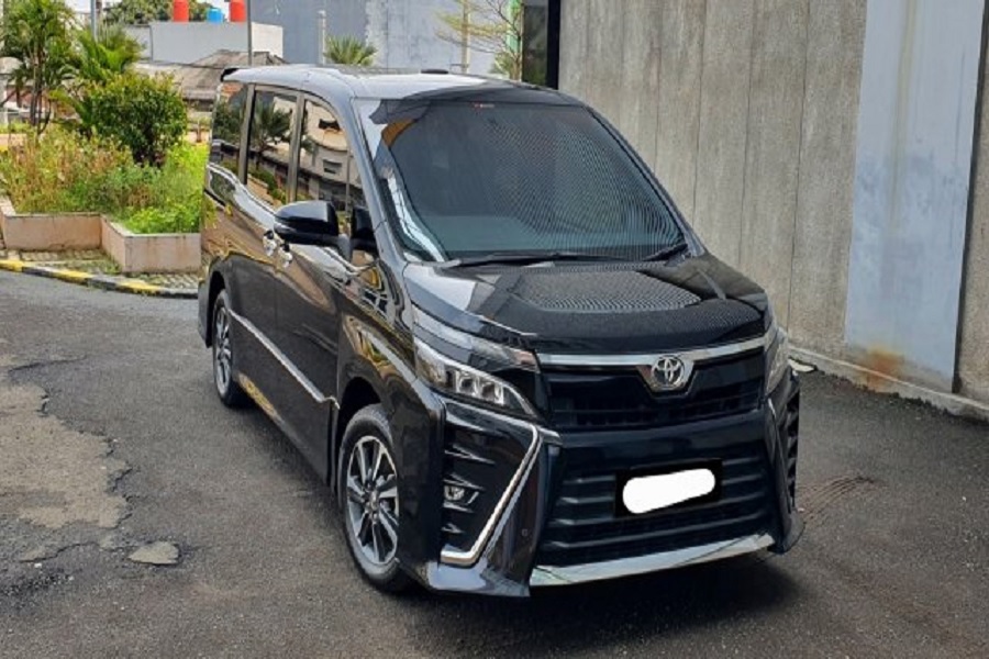MPV Premium Toyota Voxy 2018 Bekas: Pilihan Terbaik untuk Kenyamanan dan Performa&nbsp;Handal!