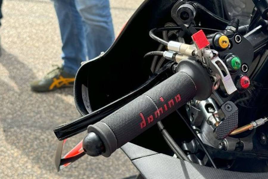 Wow! Maverick Vinales Kedapatan Pakai Rem Model ‘Skuter’, Tuas Kopling Jadi Rem&nbsp;Belakang