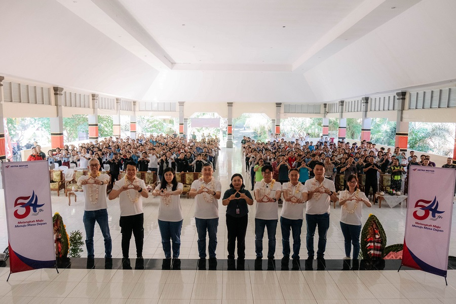 Astra Motor & SMA Bali Mandara: Hijaukan Lingkungan dengan Penanaman&nbsp;Pohon!