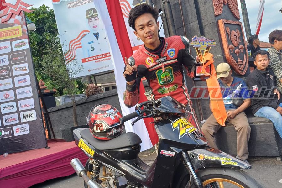 F1ZR PJRM Bikinan Lokal Kebumen Rajai Pertarungan Kelas Bergengsi Bebek 2T di Manahadap Road&nbsp;Race